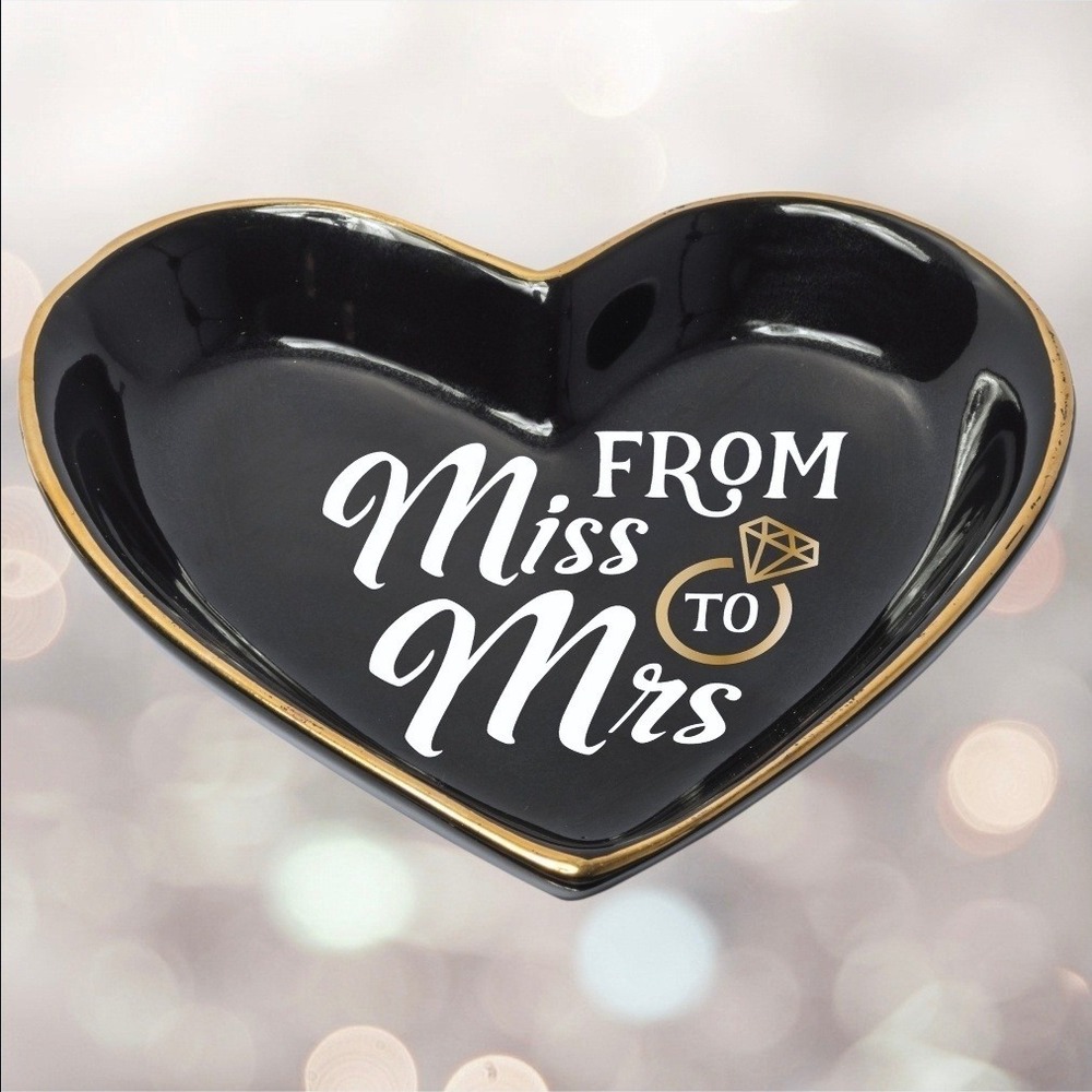 Ceramic Trinket Dish Women Miss to Mrs Heart Shaped Black‎ OS 4.25"